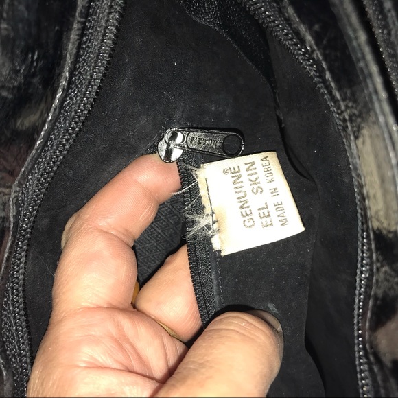 VINTAGE black eel skin shoulder bag. - Picture 4 of 5